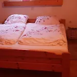 Апартаменты Schoene Mit Balkon Non-smoking Klosterlechfeld