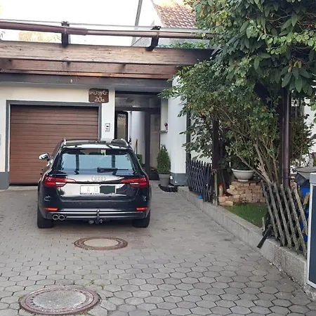 Schoene Mit Balkon Non-smoking Apartment Klosterlechfeld
