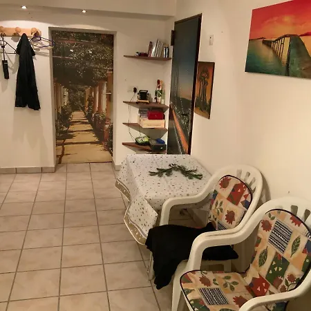 Schoene Mit Balkon Non-smoking Apartment