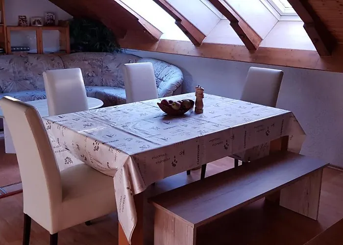 Schoene Mit Balkon Non-smoking Апартаменты *